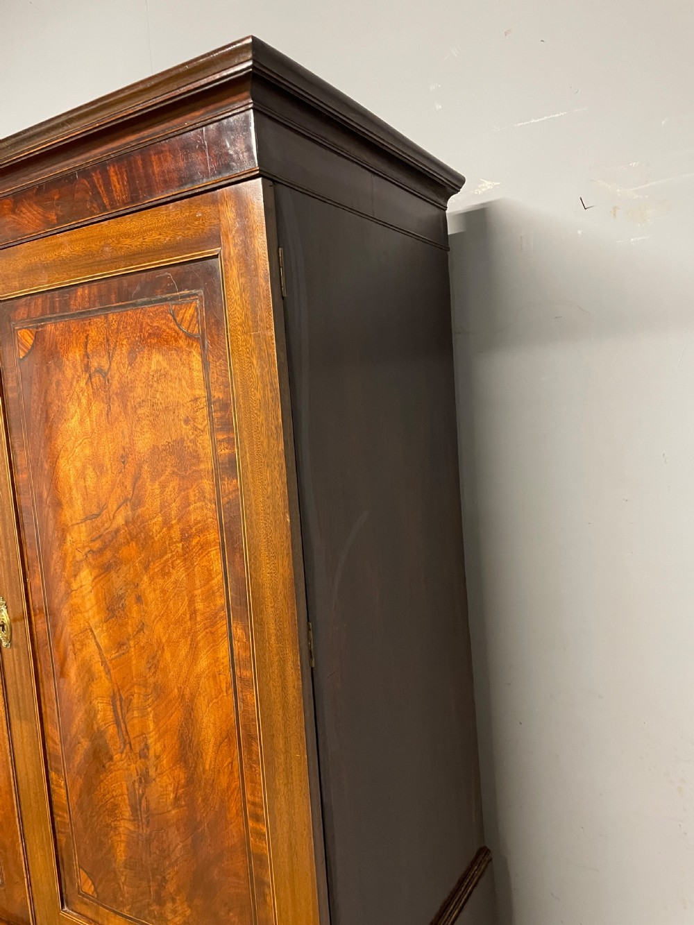 Georgian flame mahogany country house linen press -superb quality  View XIII