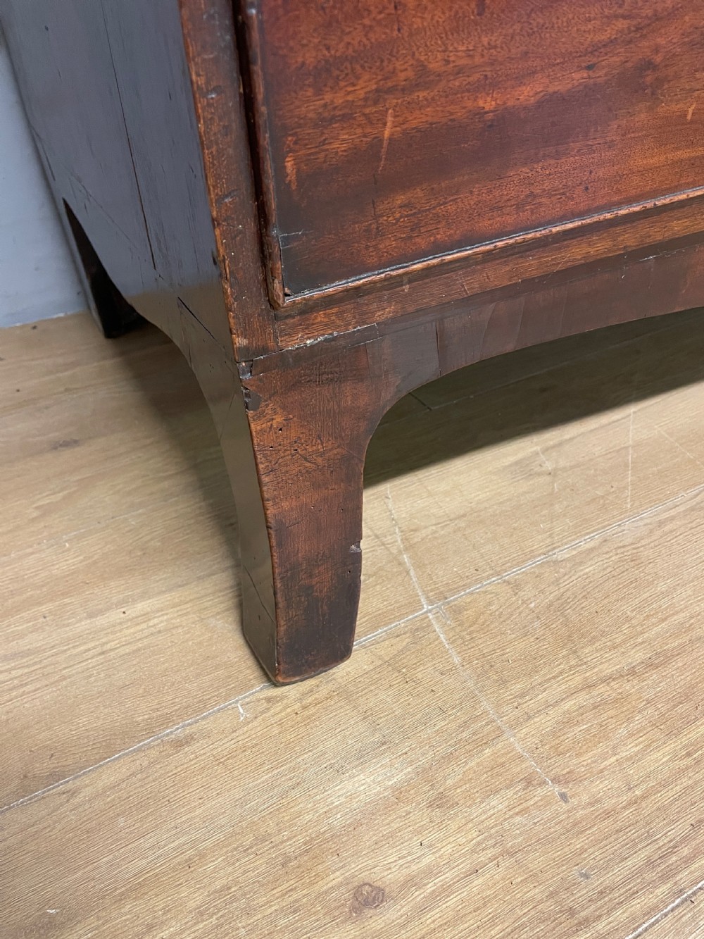 Georgian flame mahogany country house linen press -superb quality  View XV