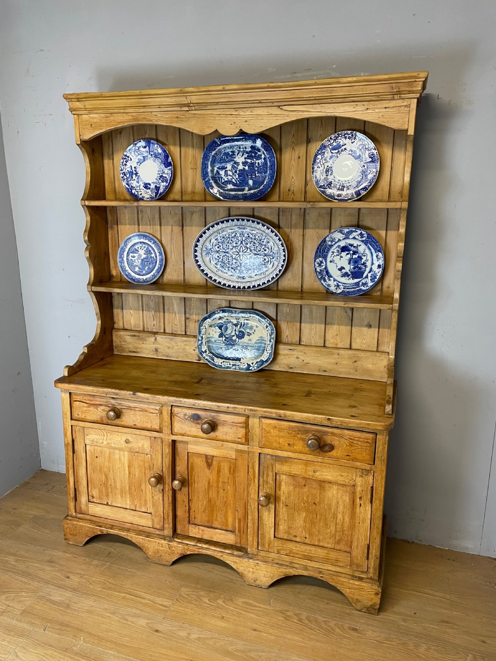 C19TH pine dresser  View VII