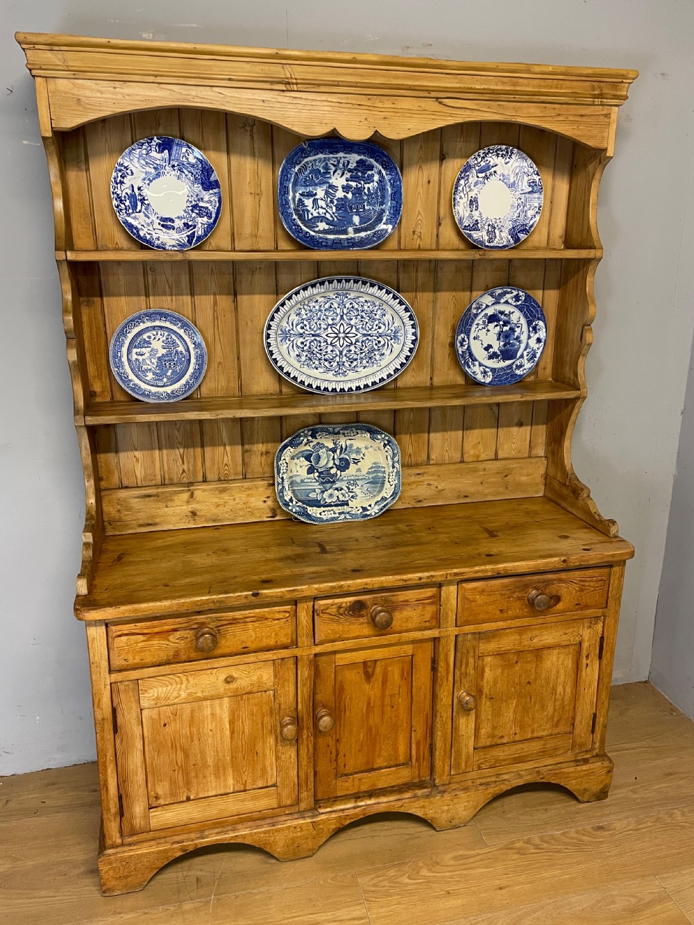 C19TH pine dresser  View VIII