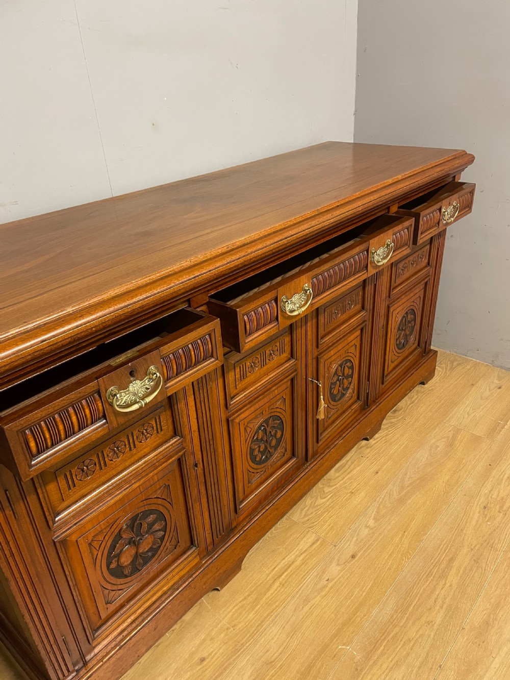 Arts and Crafts solid walnut sideboard circa 1890 View VII
