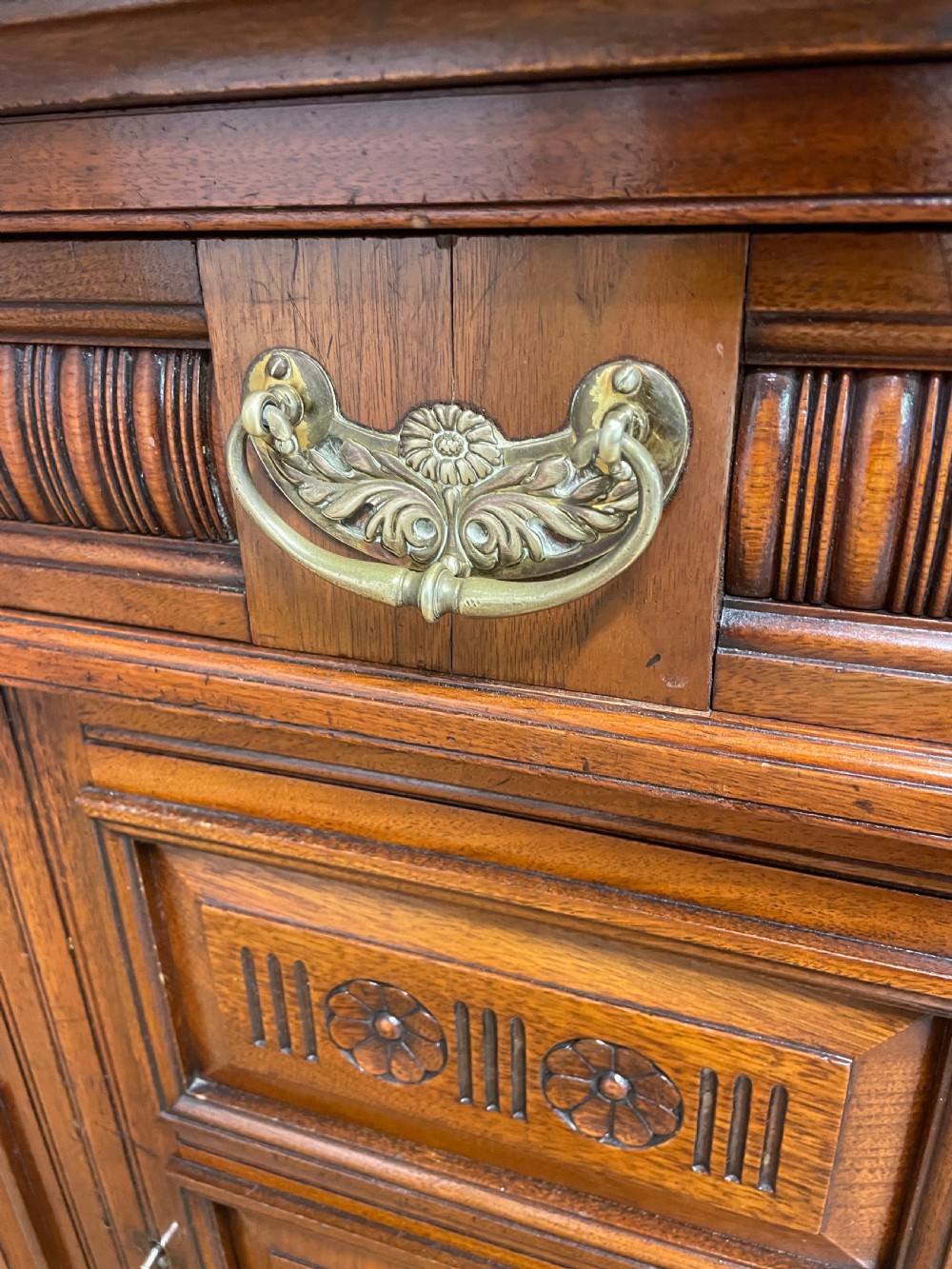 Arts and Crafts solid walnut sideboard circa 1890 View XII