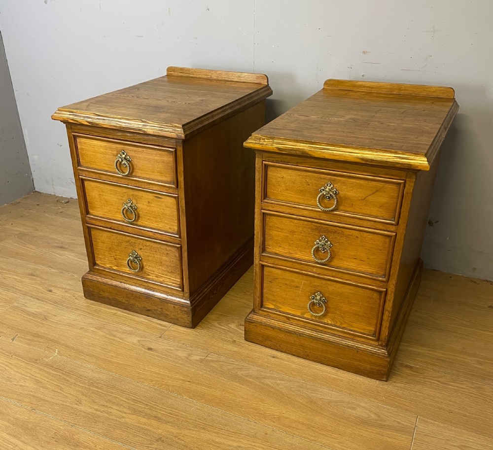 Pair of C19TH golden ash bedside cabinets circa 1880