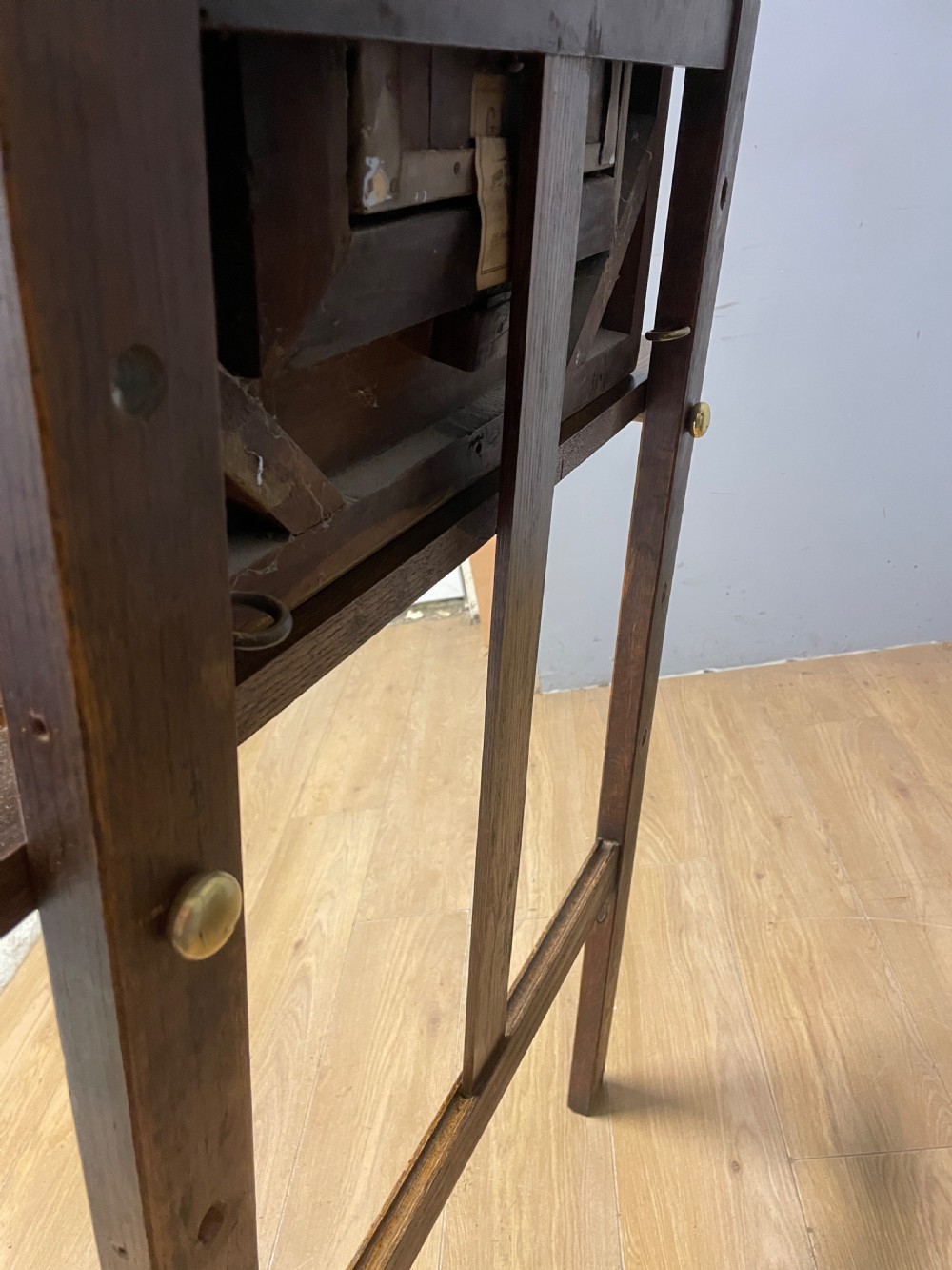 Arts and Crafts  oak adjustable artists easel circa 1900 View X
