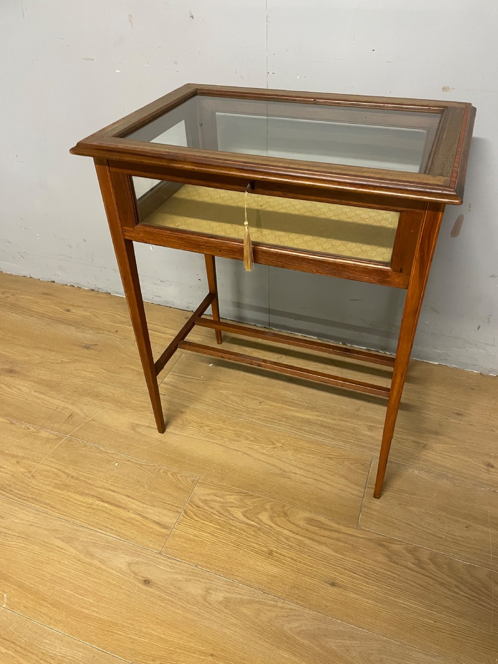 Edwardian inlaid mahogany bijouterie cabinet 