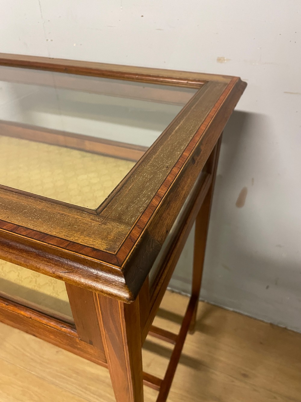Edwardian inlaid mahogany bijouterie cabinet  View VI