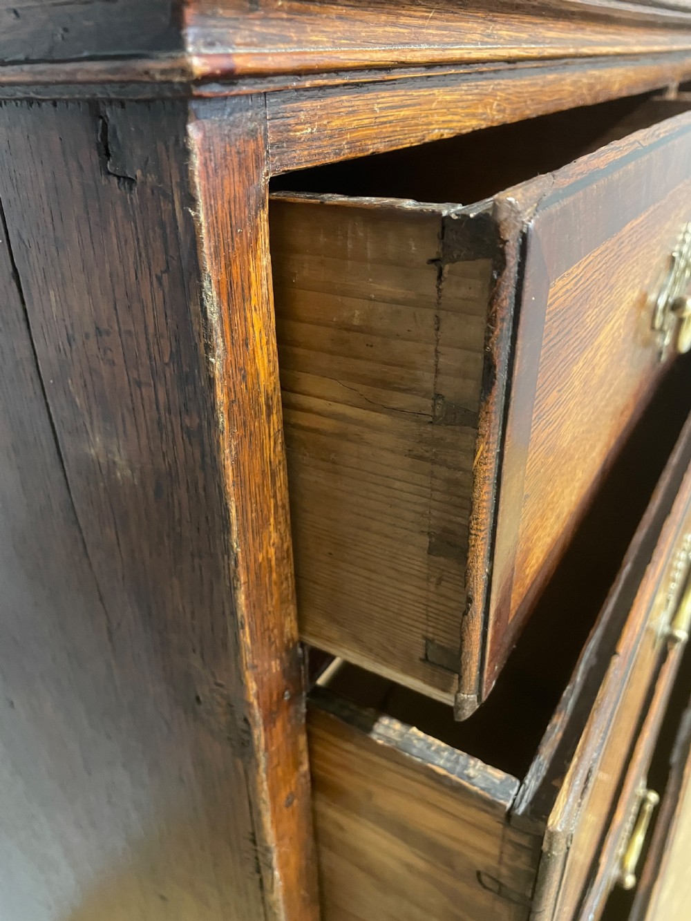 Georgian oak and cross banded mahogany four height chest of drawers circa 1790 View VIII