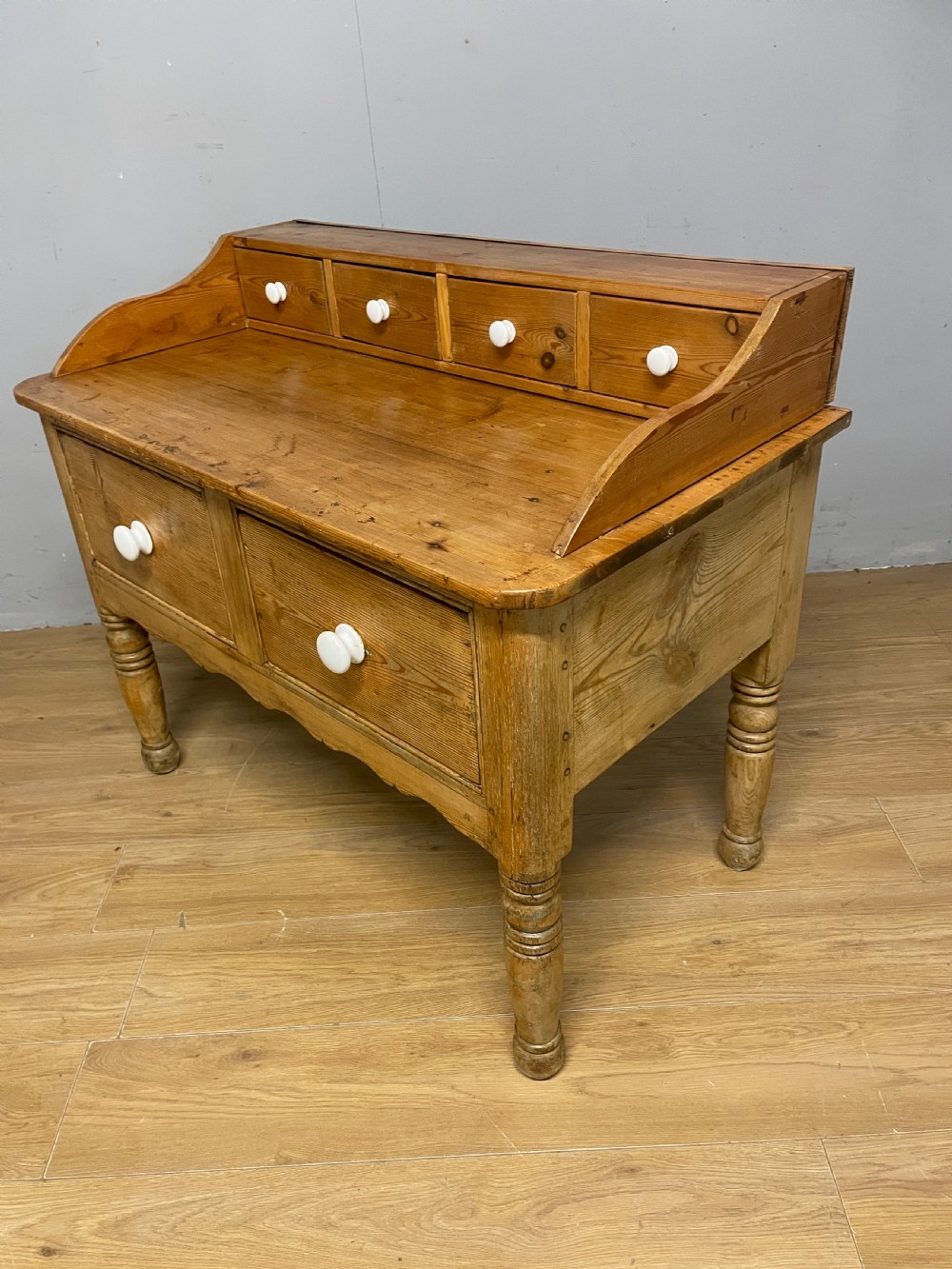 Victorian pine dresser  circa 1880 View VIII