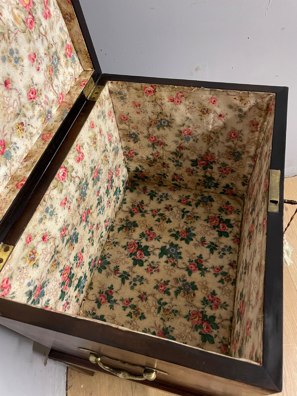 Georgian flame mahogany converted cellarette on stand circa 1800 View VII