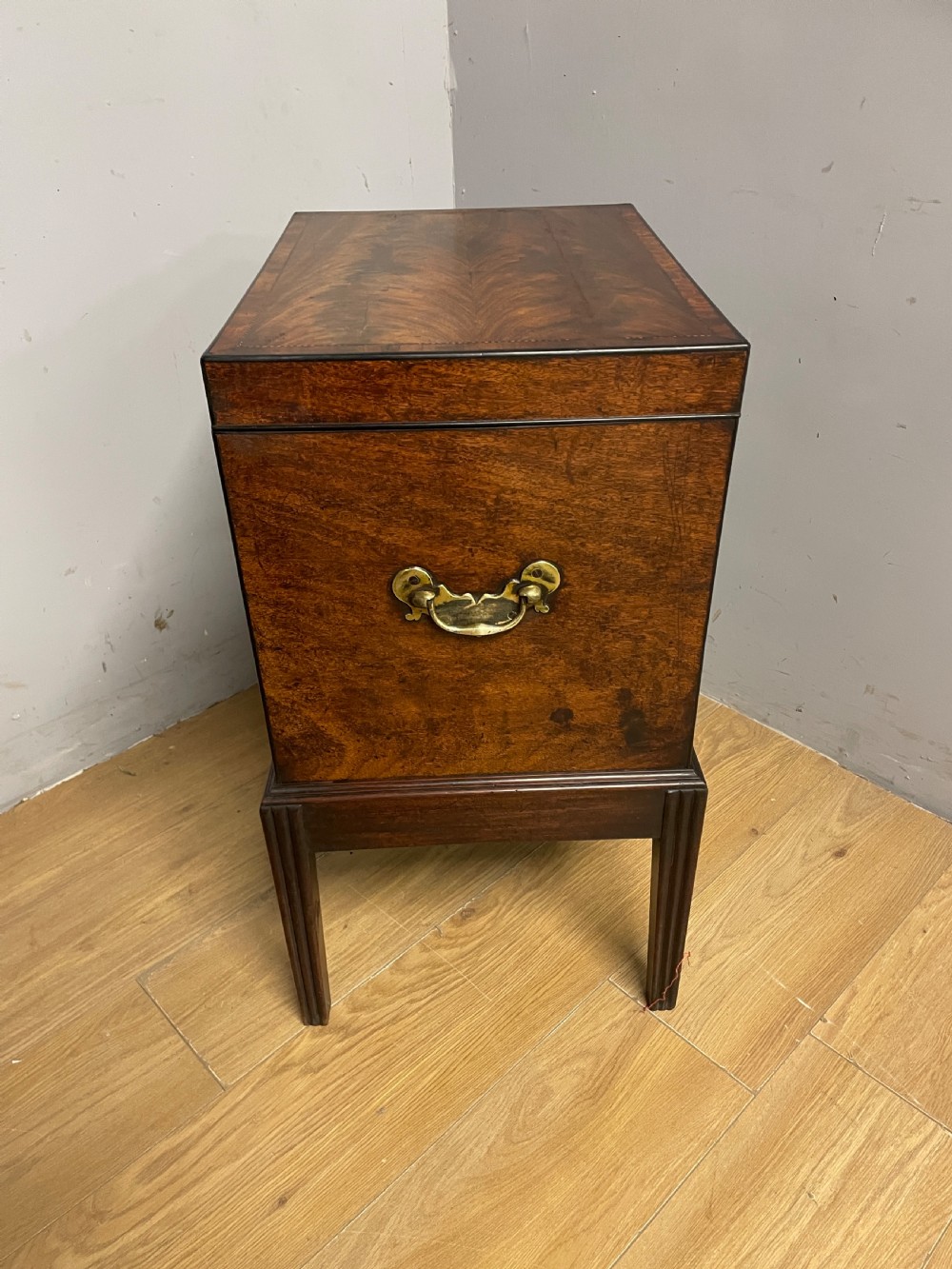 Georgian flame mahogany converted cellarette on stand circa 1800 View XI