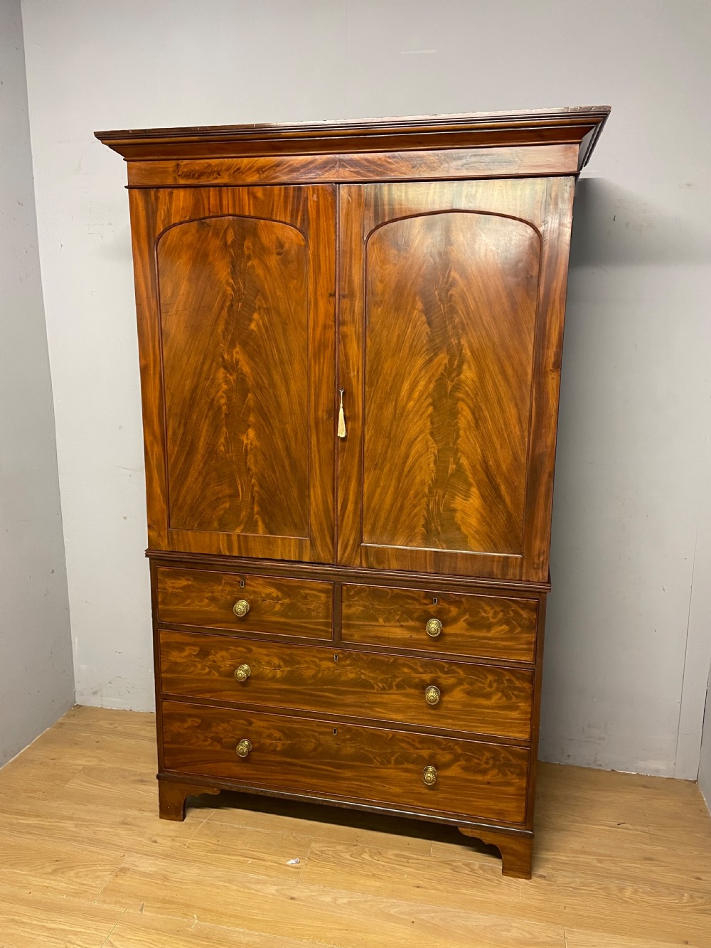 Georgian country house flame mahogany linen press -London maker  View II