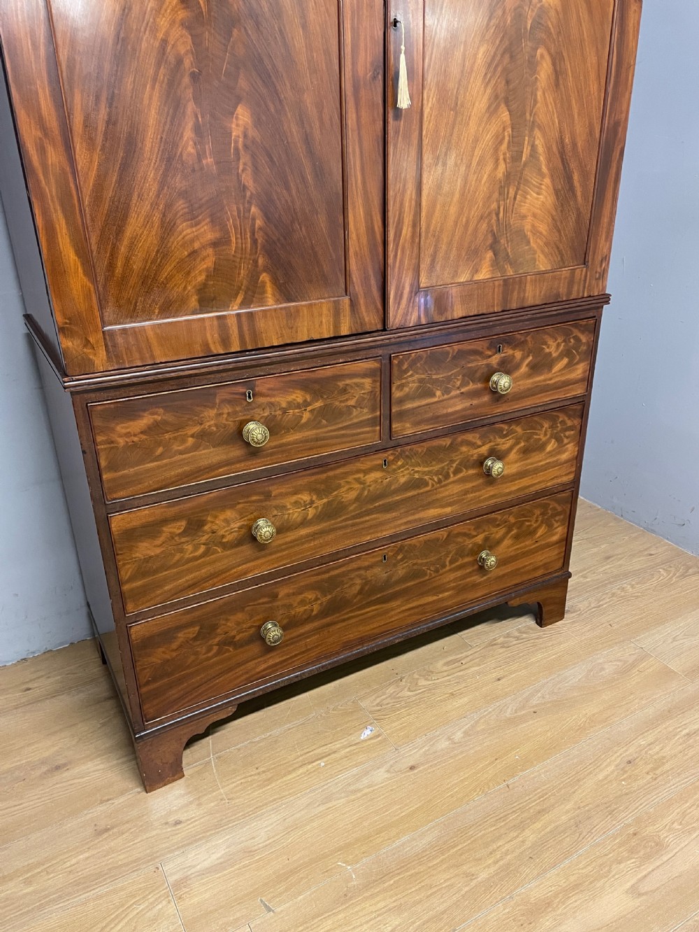 Georgian country house flame mahogany linen press -London maker  View III
