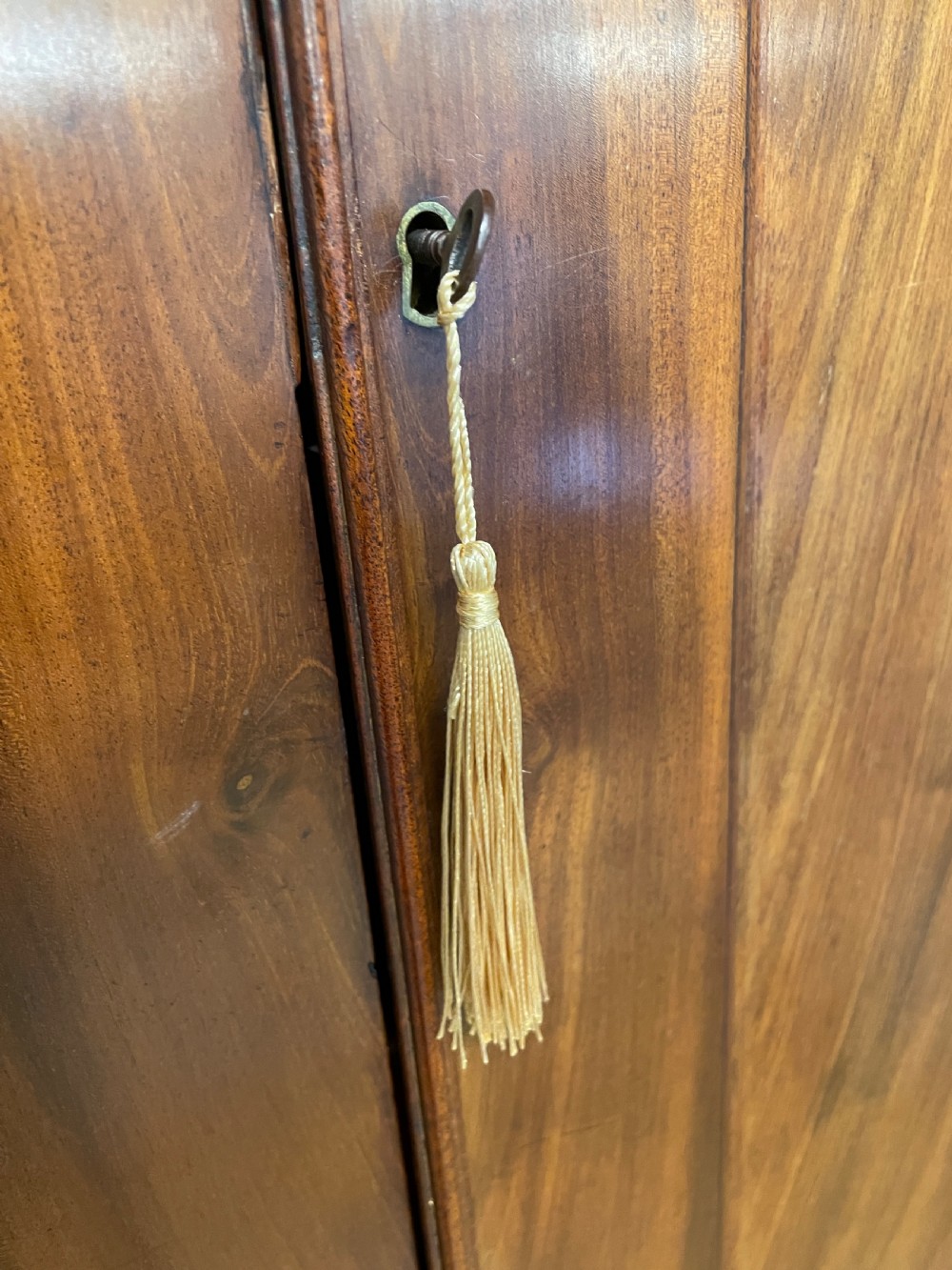 Georgian country house flame mahogany linen press -London maker  View X