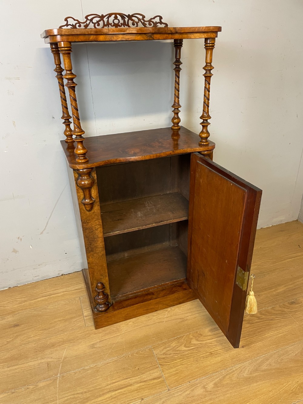 C19TH burr walnut two tier cabinet  View VII