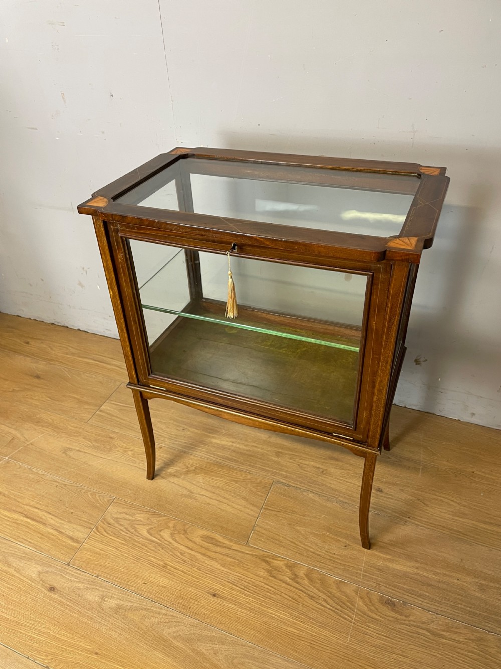 Edwardian inlaid mahogany bijouterie -display cabinet  View II