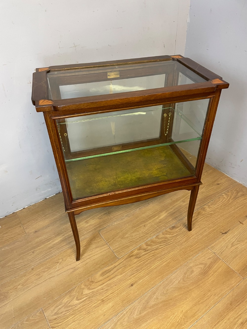 Edwardian inlaid mahogany bijouterie -display cabinet  View X