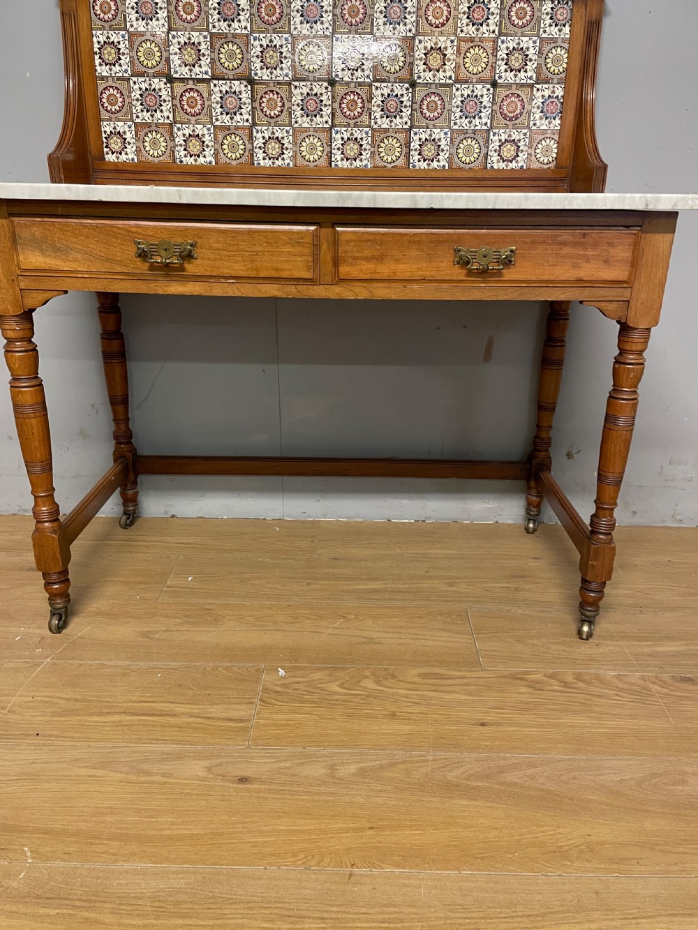 Victorian satin walnut marble topped washstand circa 1880 View XIII