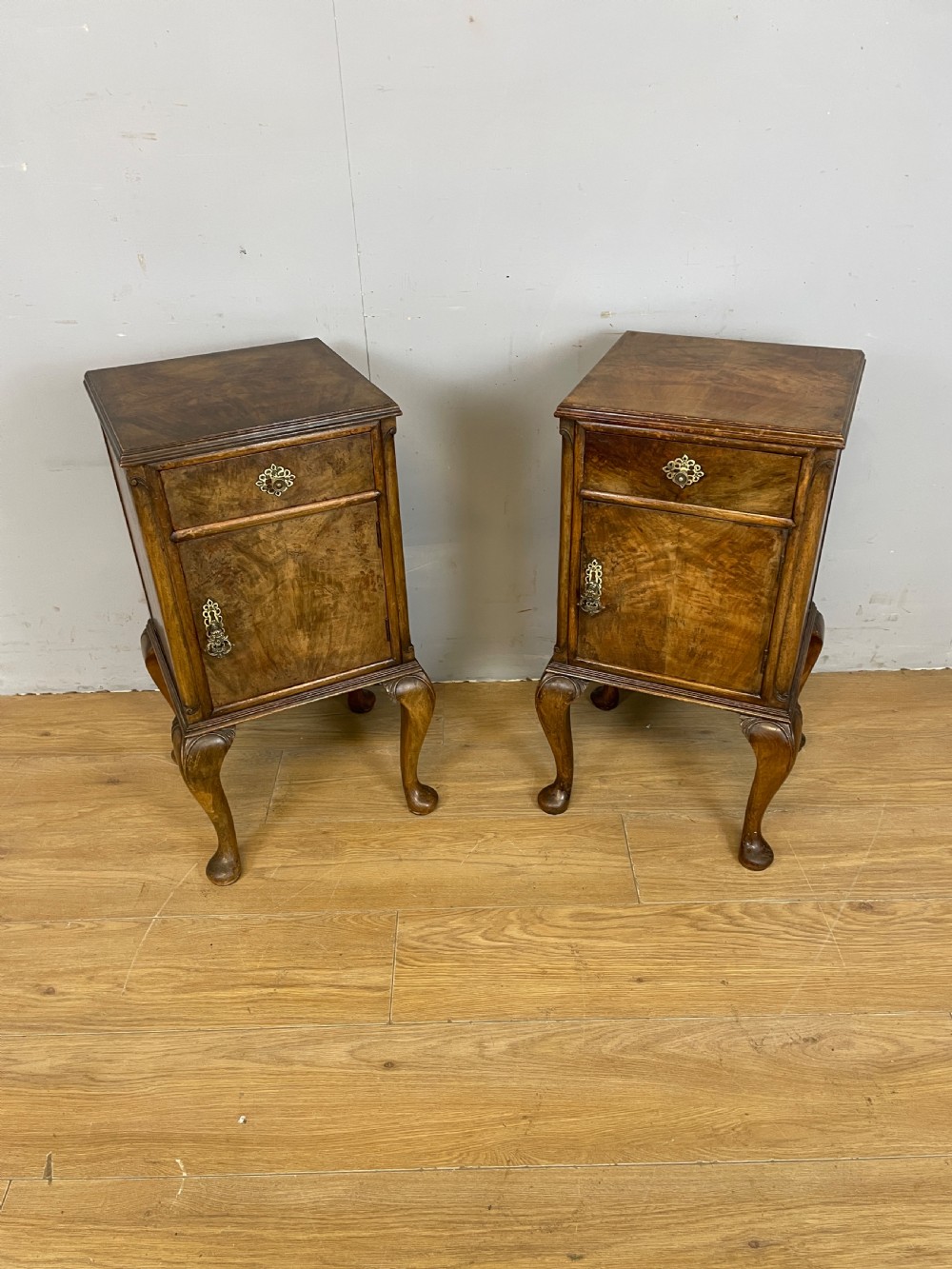 Pair of Art Deco burr walnut bedside cabinets 