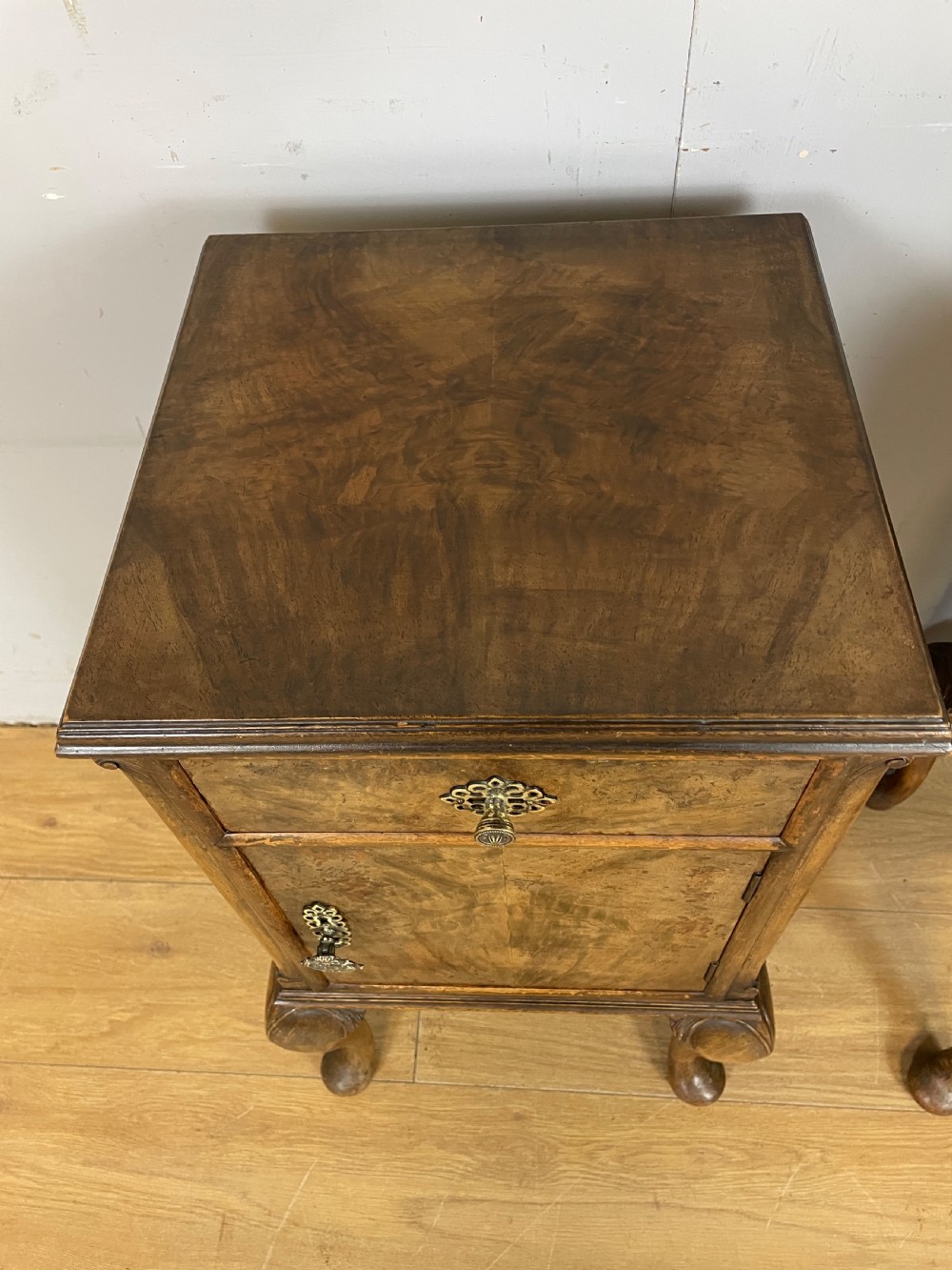 Pair of Art Deco burr walnut bedside cabinets  View IV