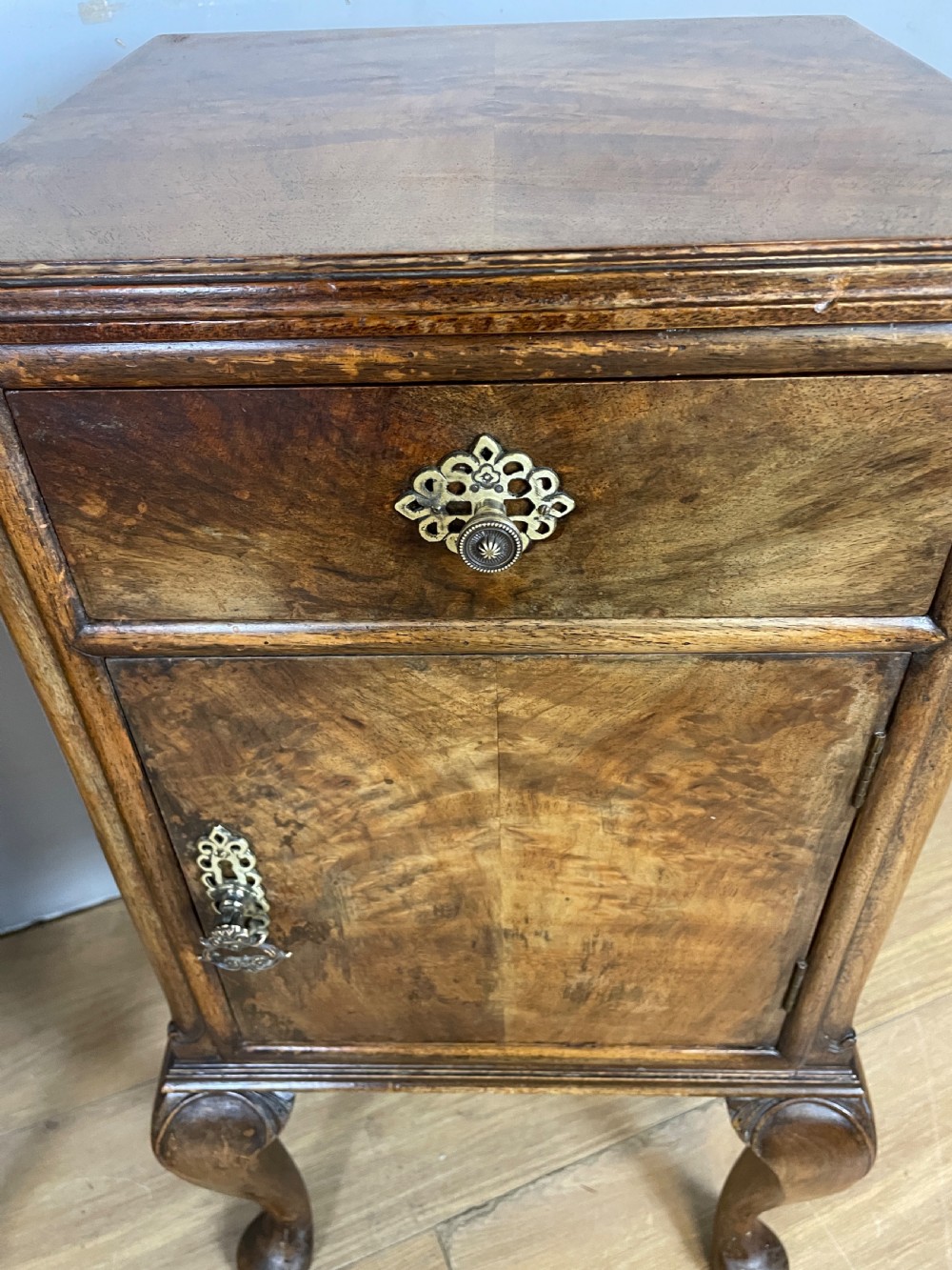 Pair of Art Deco burr walnut bedside cabinets  View XV