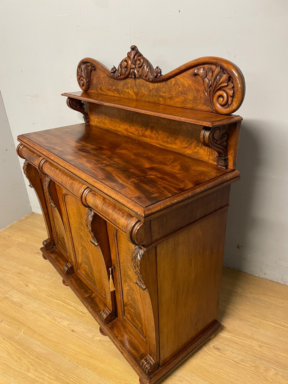 Superb quality C19TH flame mahogany three door sideboard  View XI