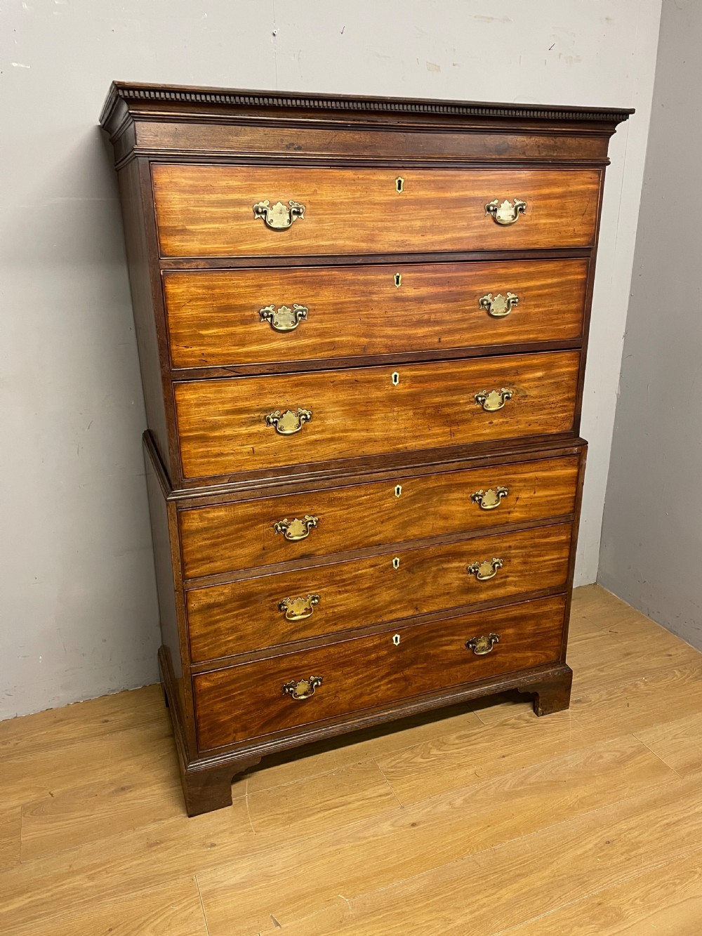 Georgian flame mahogany chest on chest circa 1790 View III