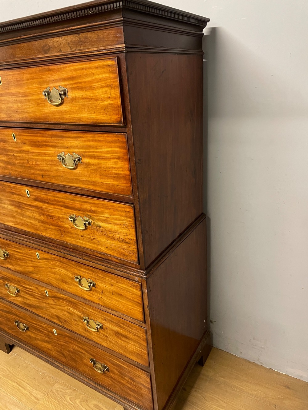Georgian flame mahogany chest on chest circa 1790 View VI