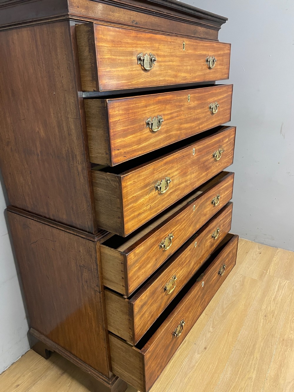 Georgian flame mahogany chest on chest circa 1790 View VIII