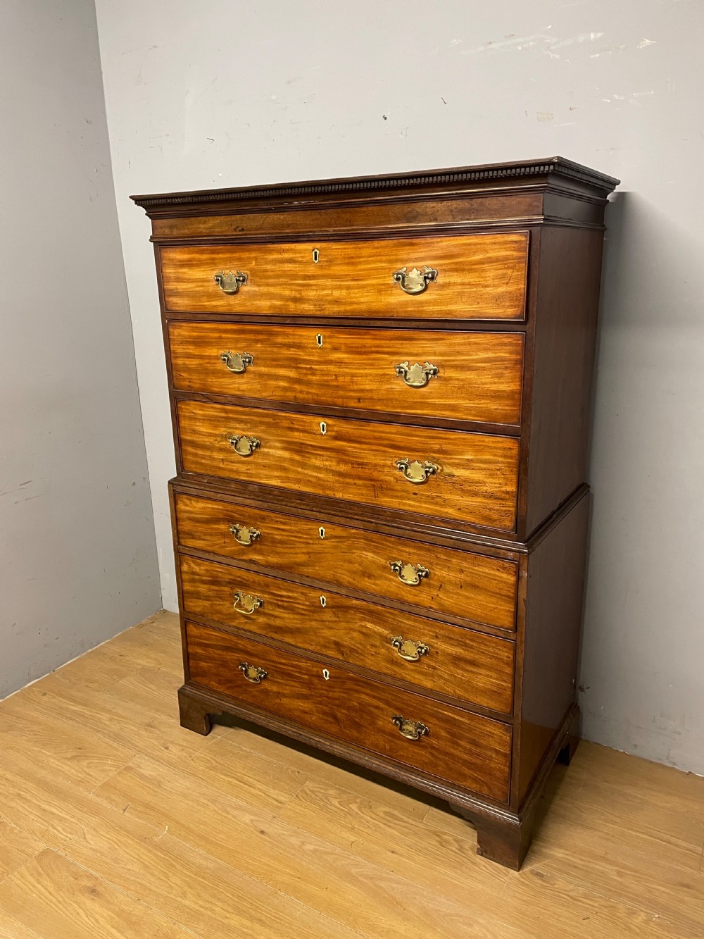 Georgian flame mahogany chest on chest circa 1790 View XI