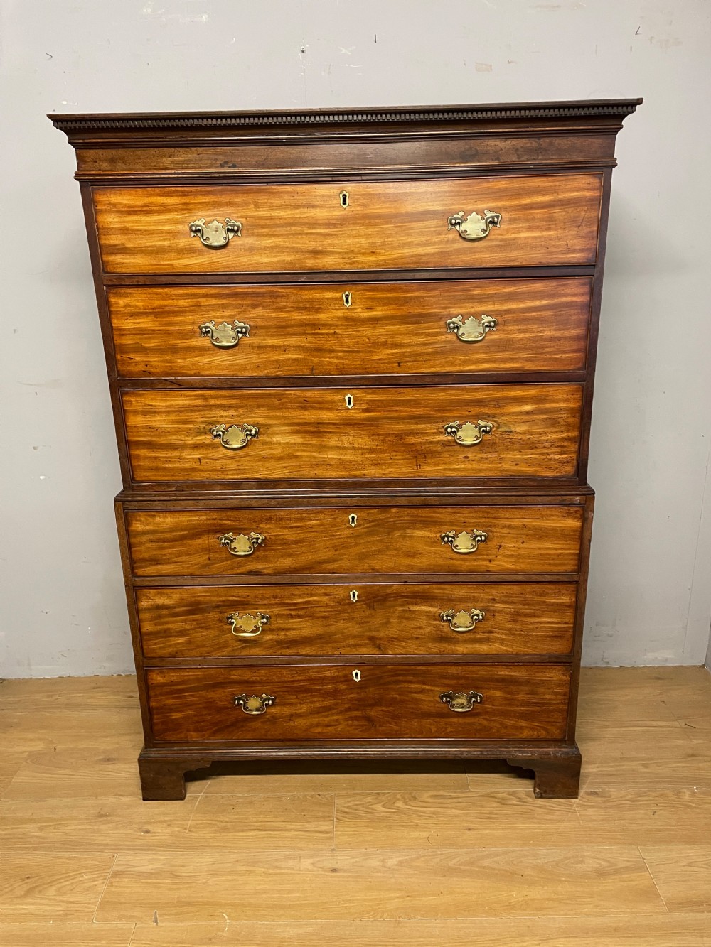 Georgian flame mahogany chest on chest circa 1790 View XIV