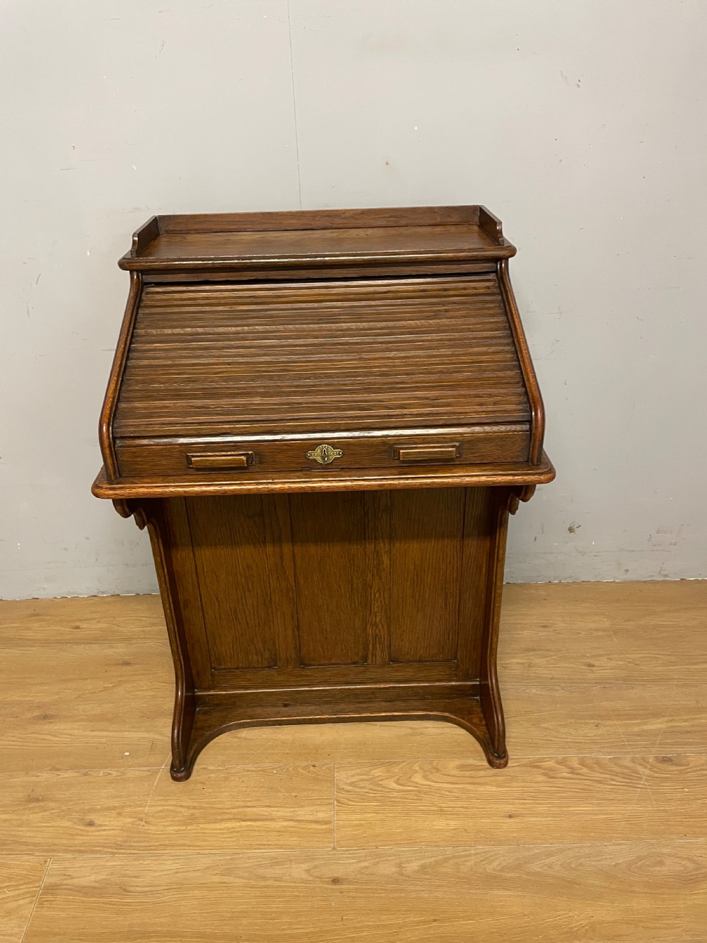 Edwardian oak Lebus roll top desk  View IV