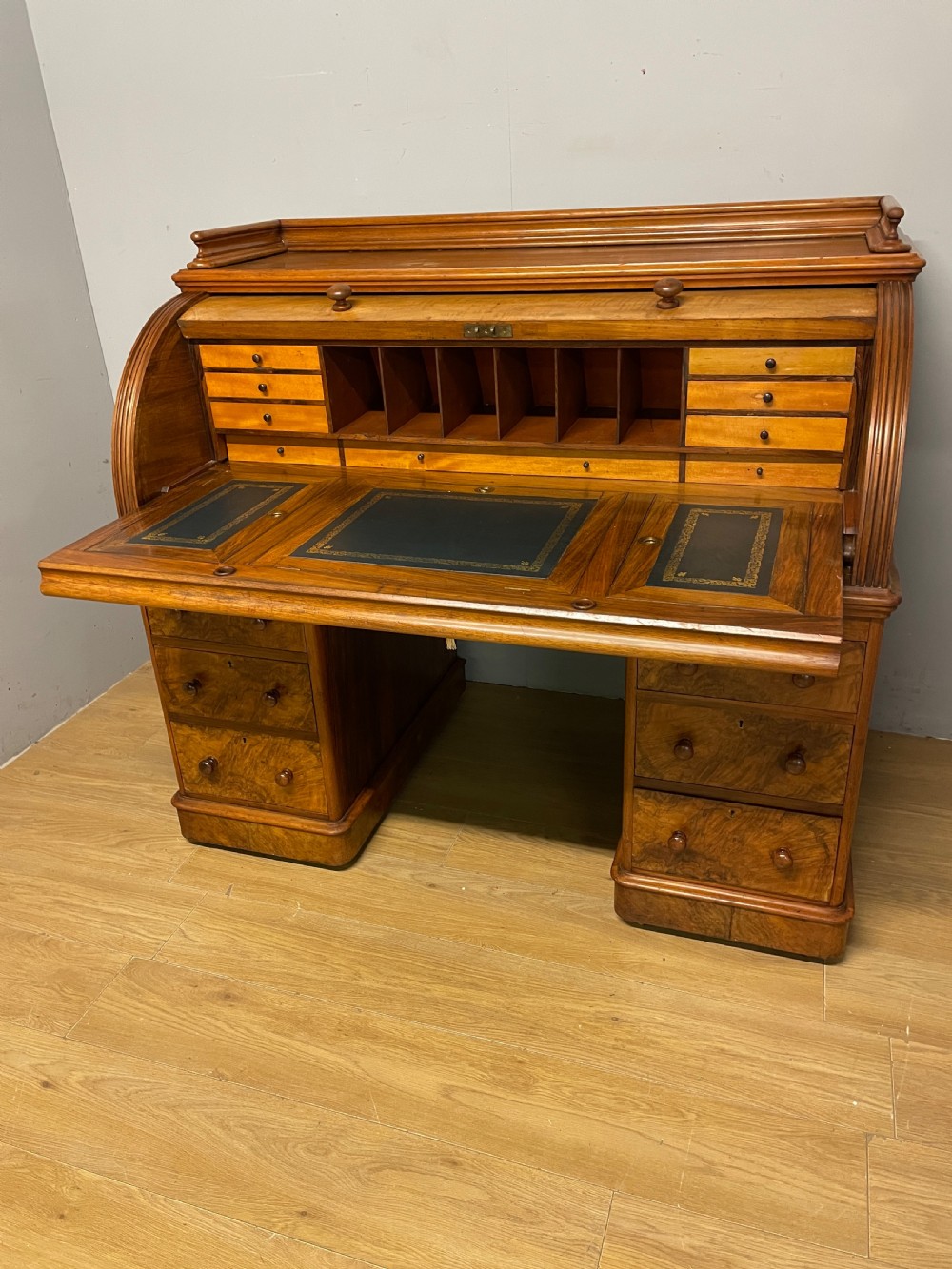 C19TH London made walnut twin pedestal cylinder desk Superb quality
