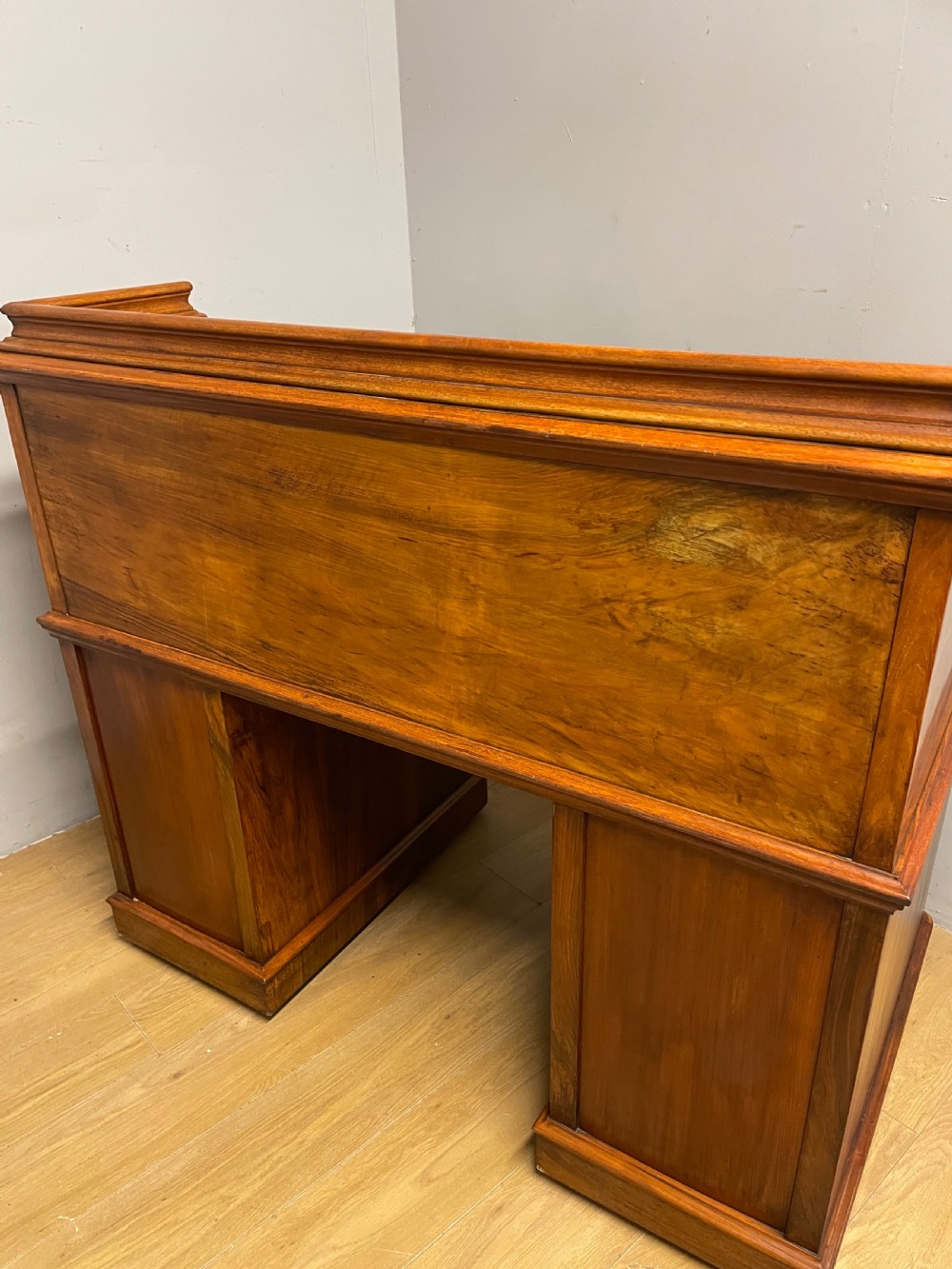 C19TH London made walnut twin pedestal cylinder desk Superb quality View XIX