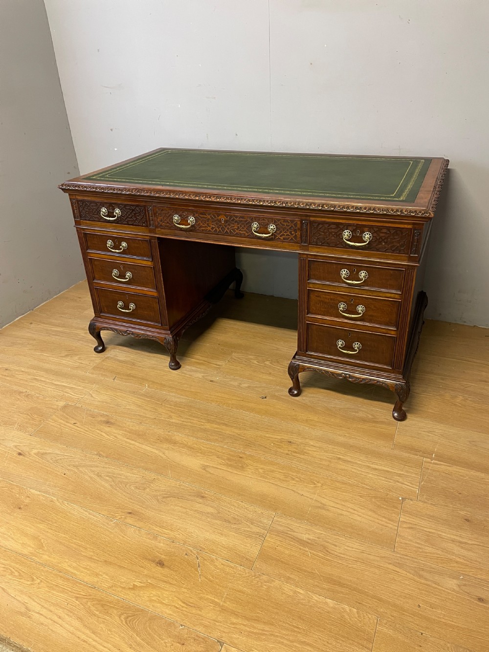 Late C19th Chippendale style mahogany three part desk 