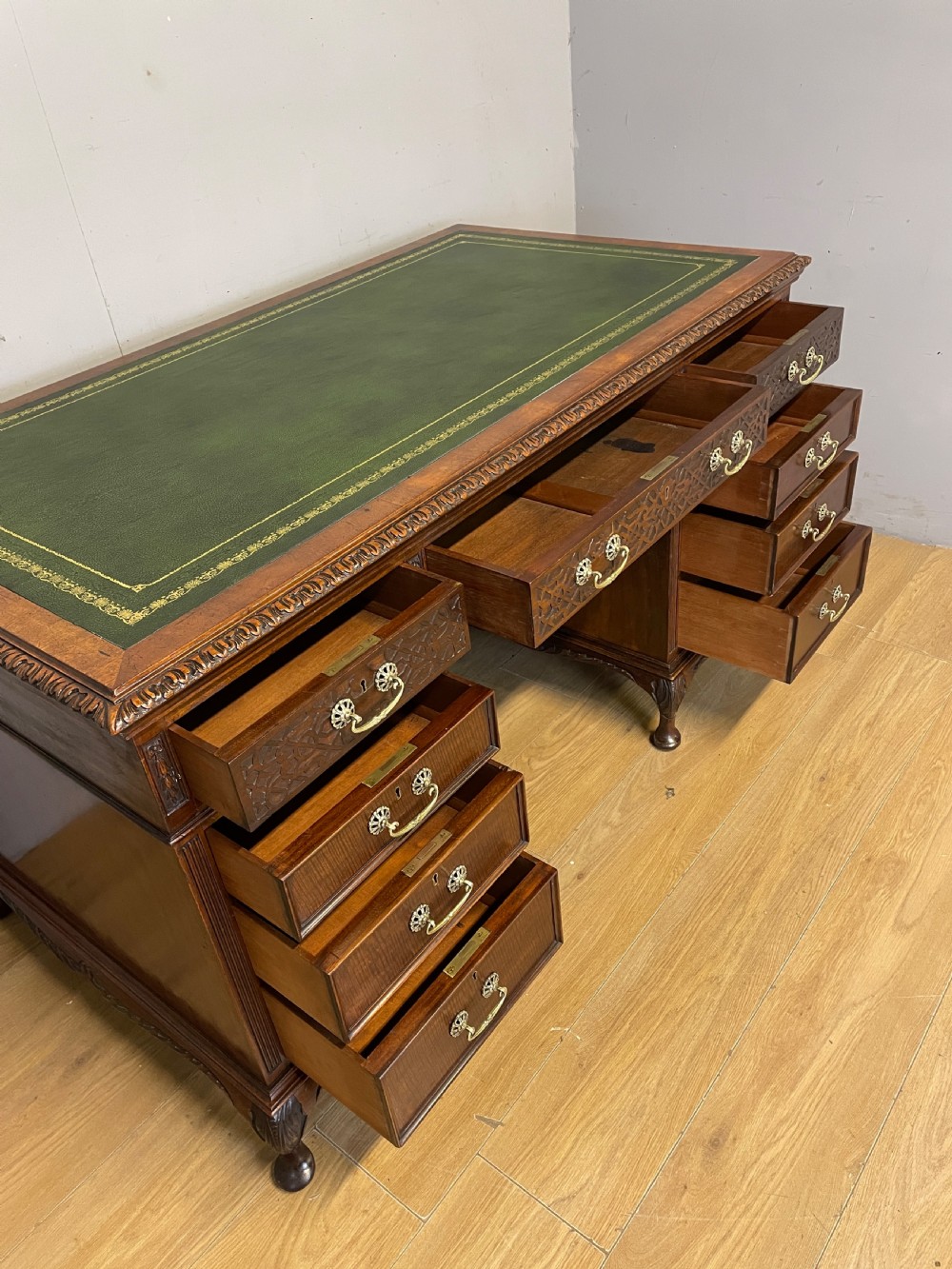Late C19th Chippendale style mahogany three part desk  View VIII