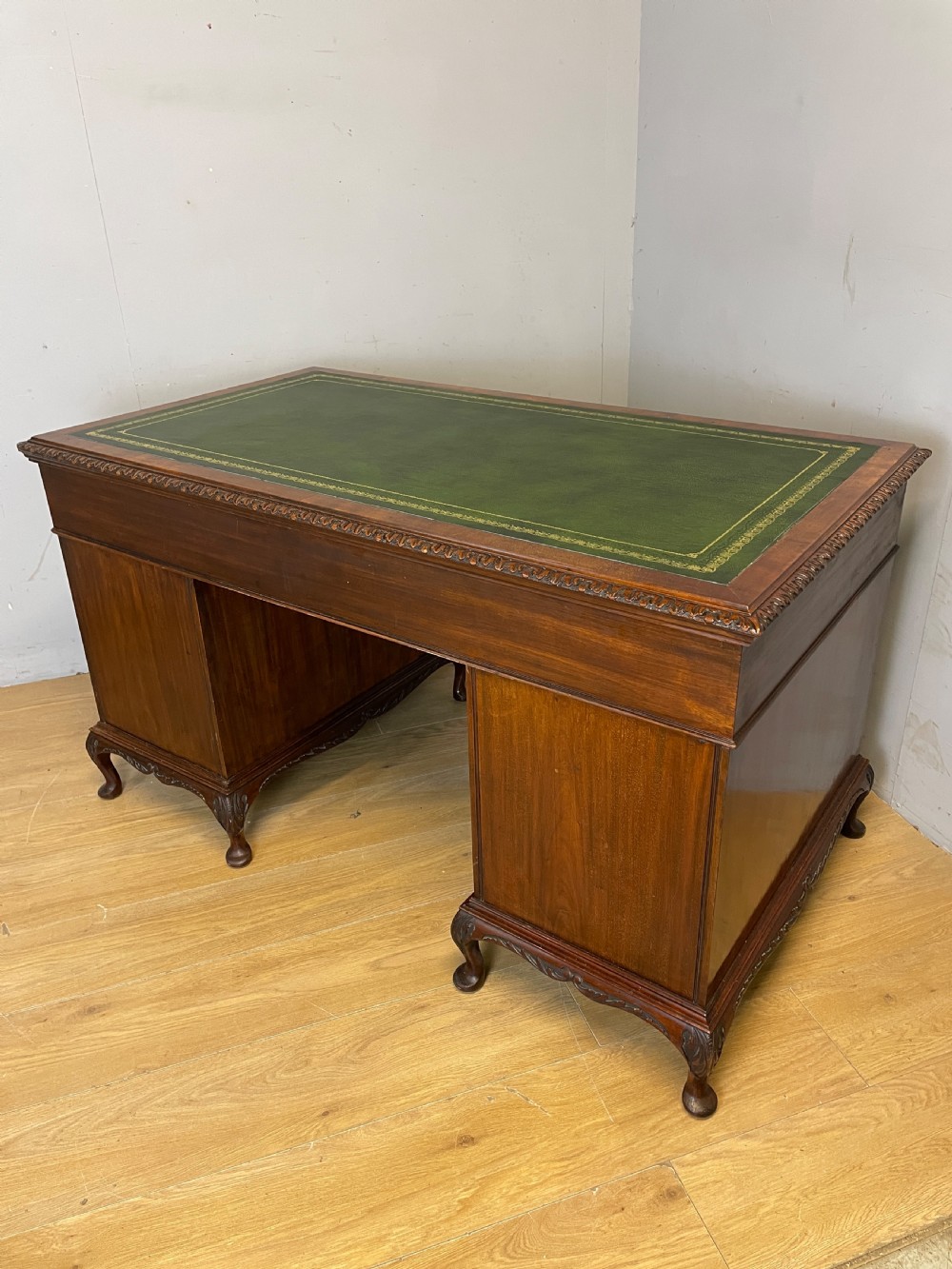 Late C19th Chippendale style mahogany three part desk  View XII