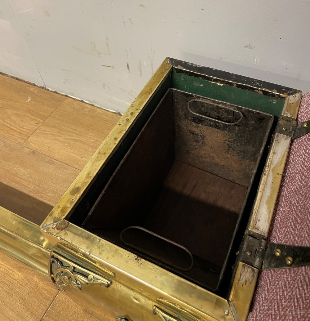Edwardian adjustable brass and leather box club fender View VIII