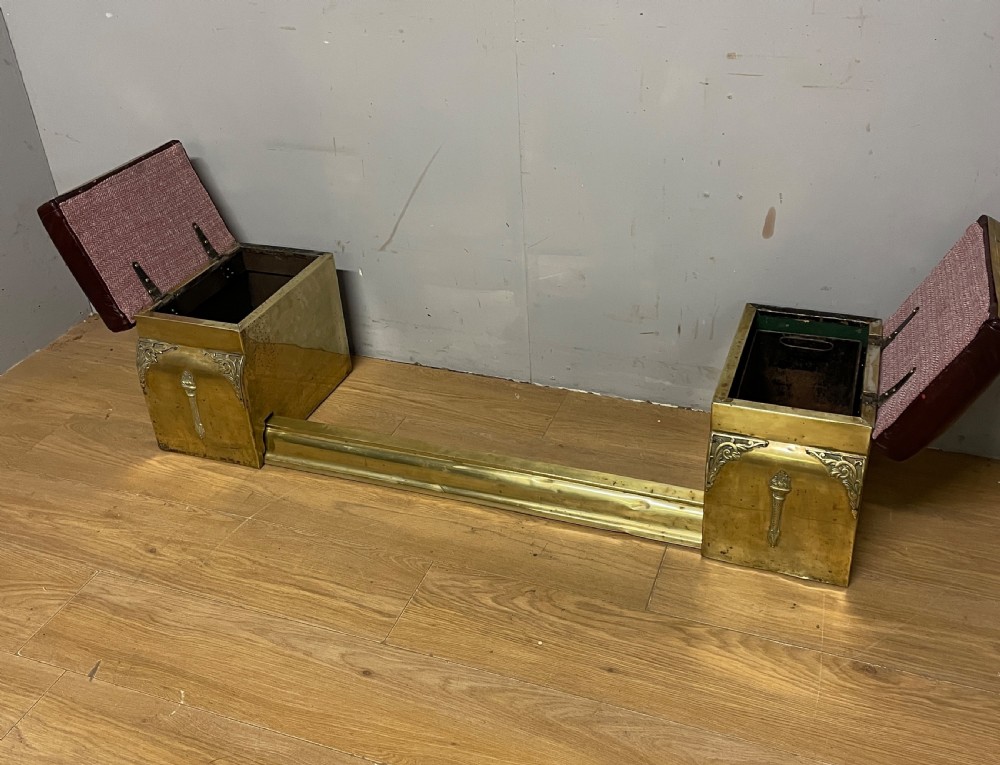 Edwardian adjustable brass and leather box club fender View IX