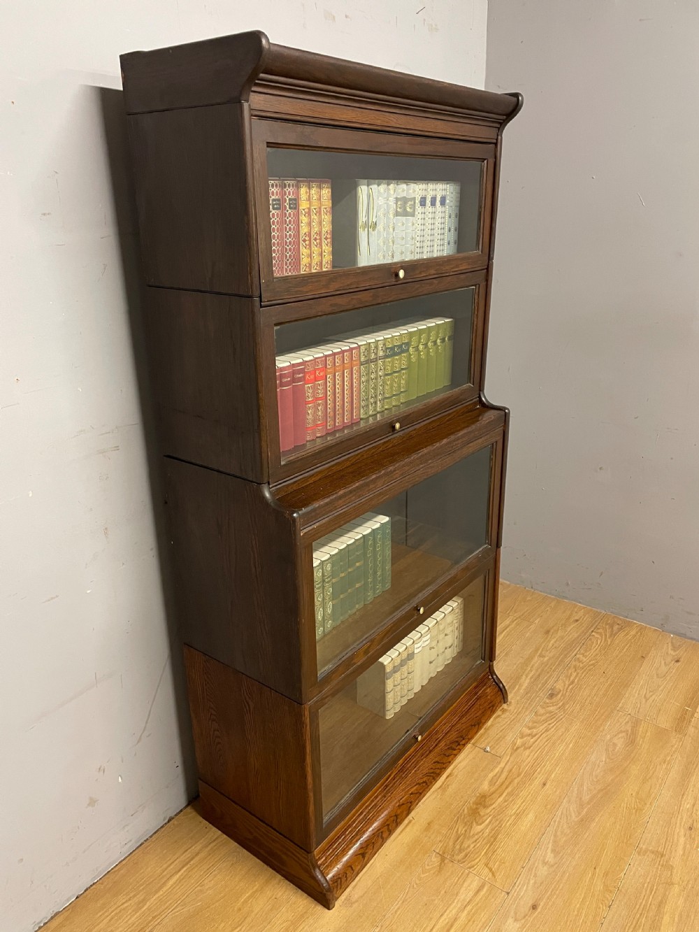 Four height Globe Wernicke style oak stacking bookcase circa 1920  View III