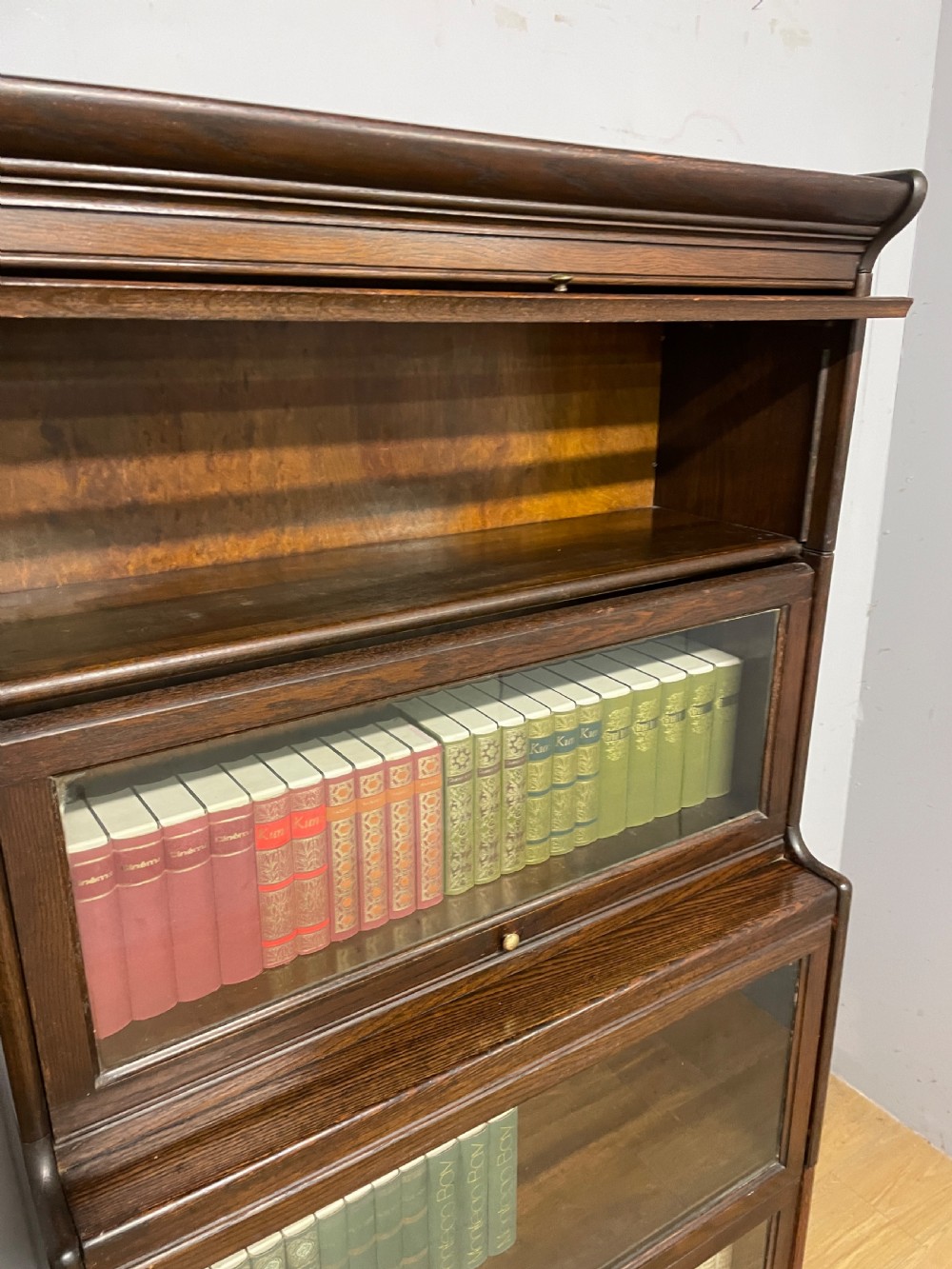 Four height Globe Wernicke style oak stacking bookcase circa 1920  View VIII