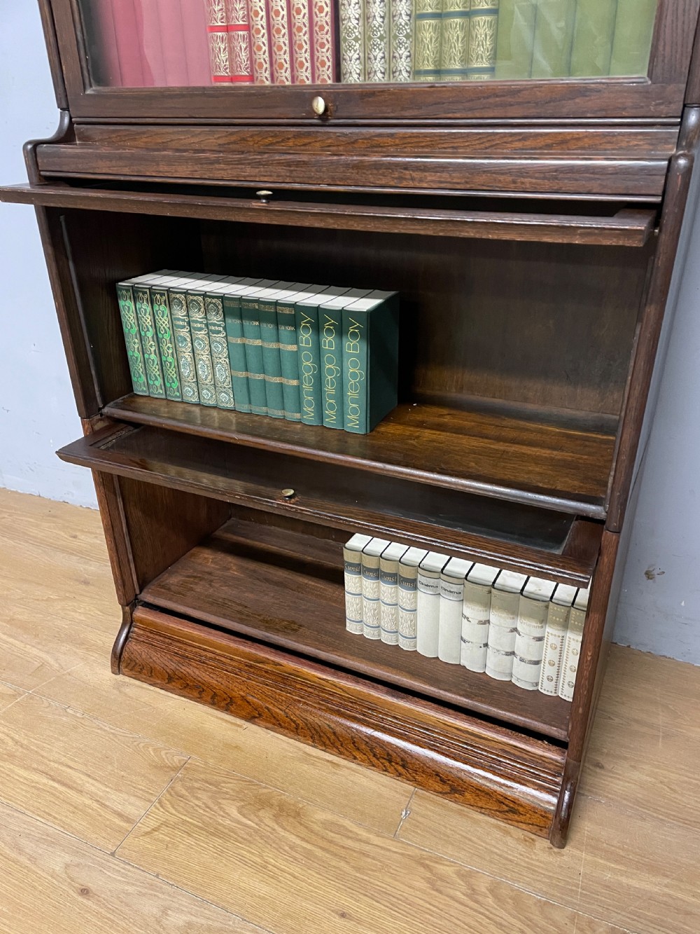 Four height Globe Wernicke style oak stacking bookcase circa 1920  View IX