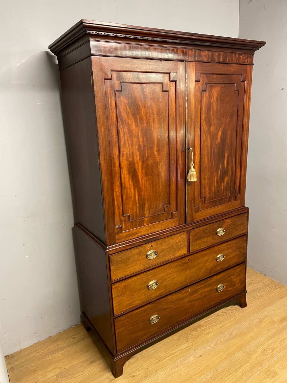 Georgian flame mahogany country house linen press View III