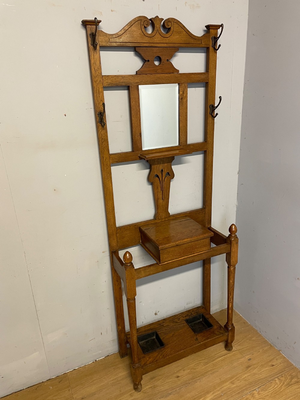 Arts and Crafts small golden oak hall stand 