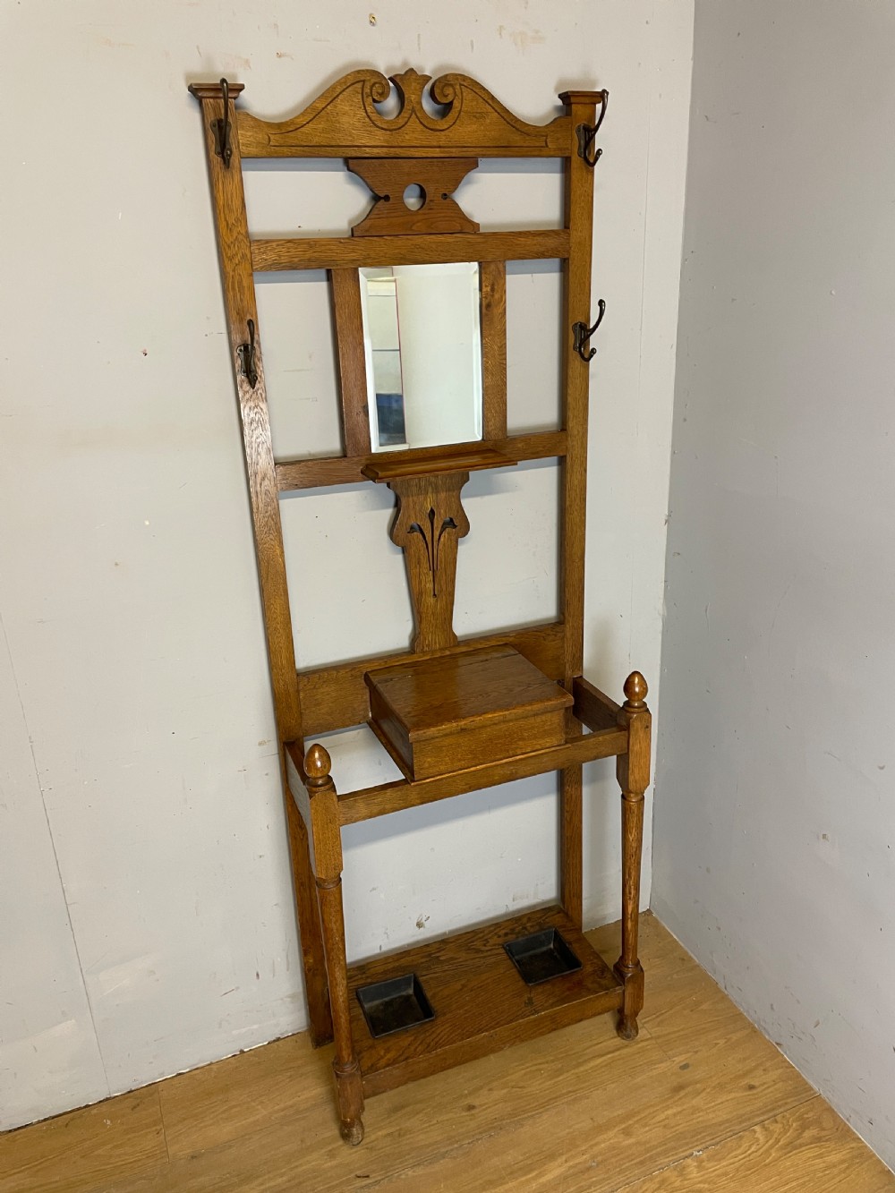 Arts and Crafts small golden oak hall stand  View XI