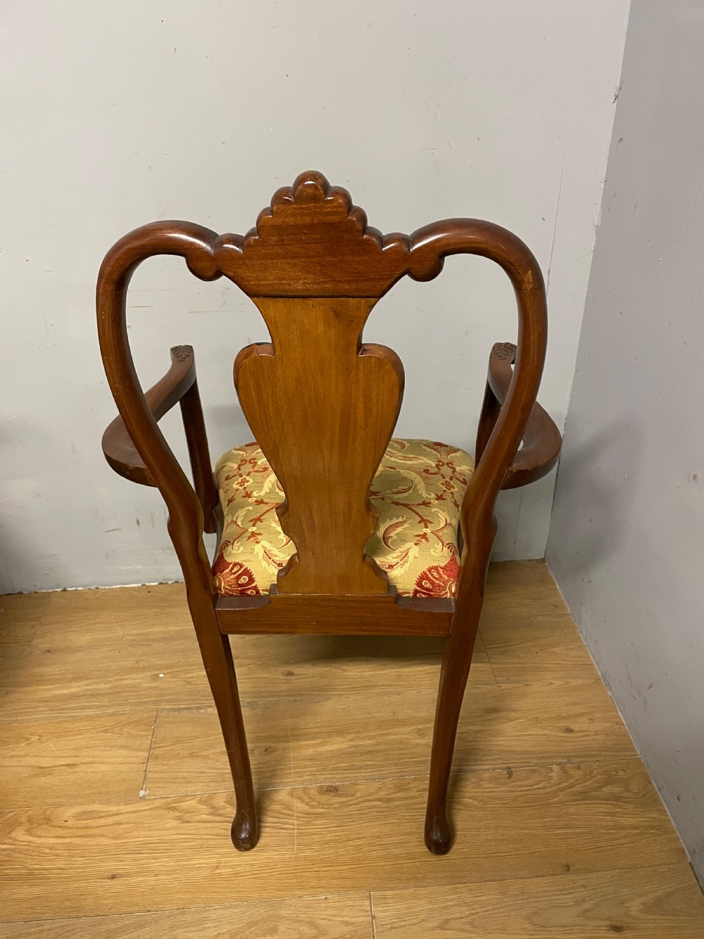 Set of 6 Queen Anne style burr walnut dining chairs circa 1920 View VII