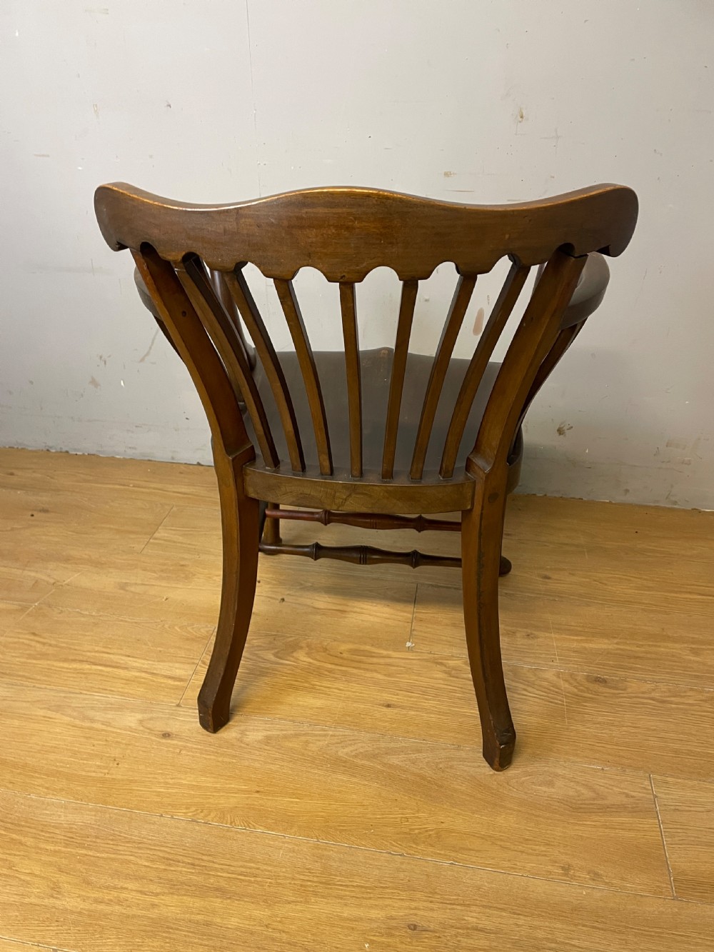 Late C19th elegant mahogany slat back office chair  View VI