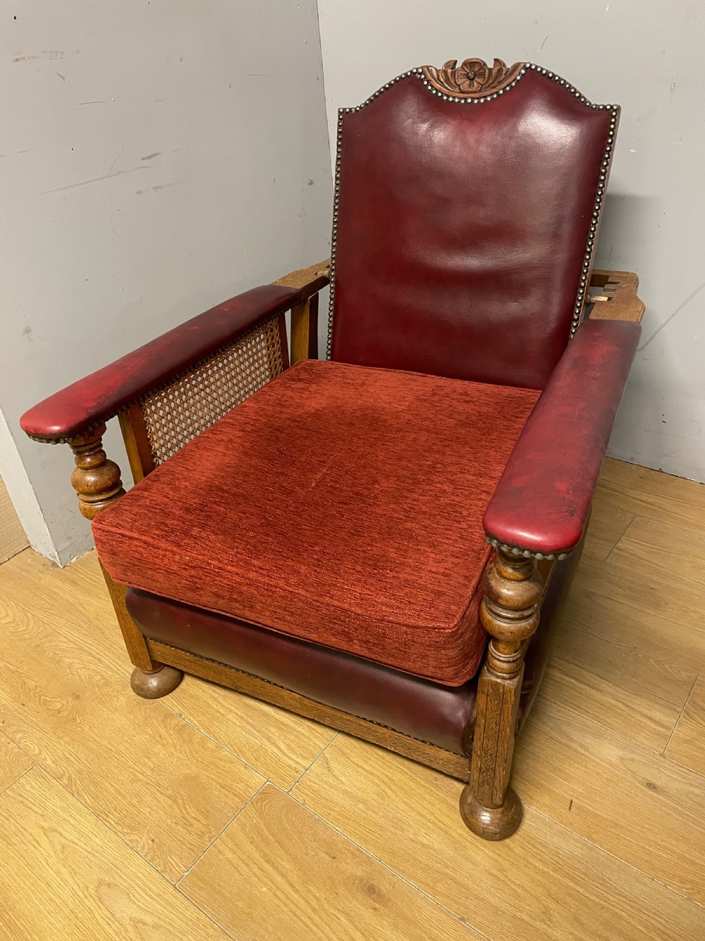 Pair of Arts and Crafts golden oak reclining leather library chairs  View IX