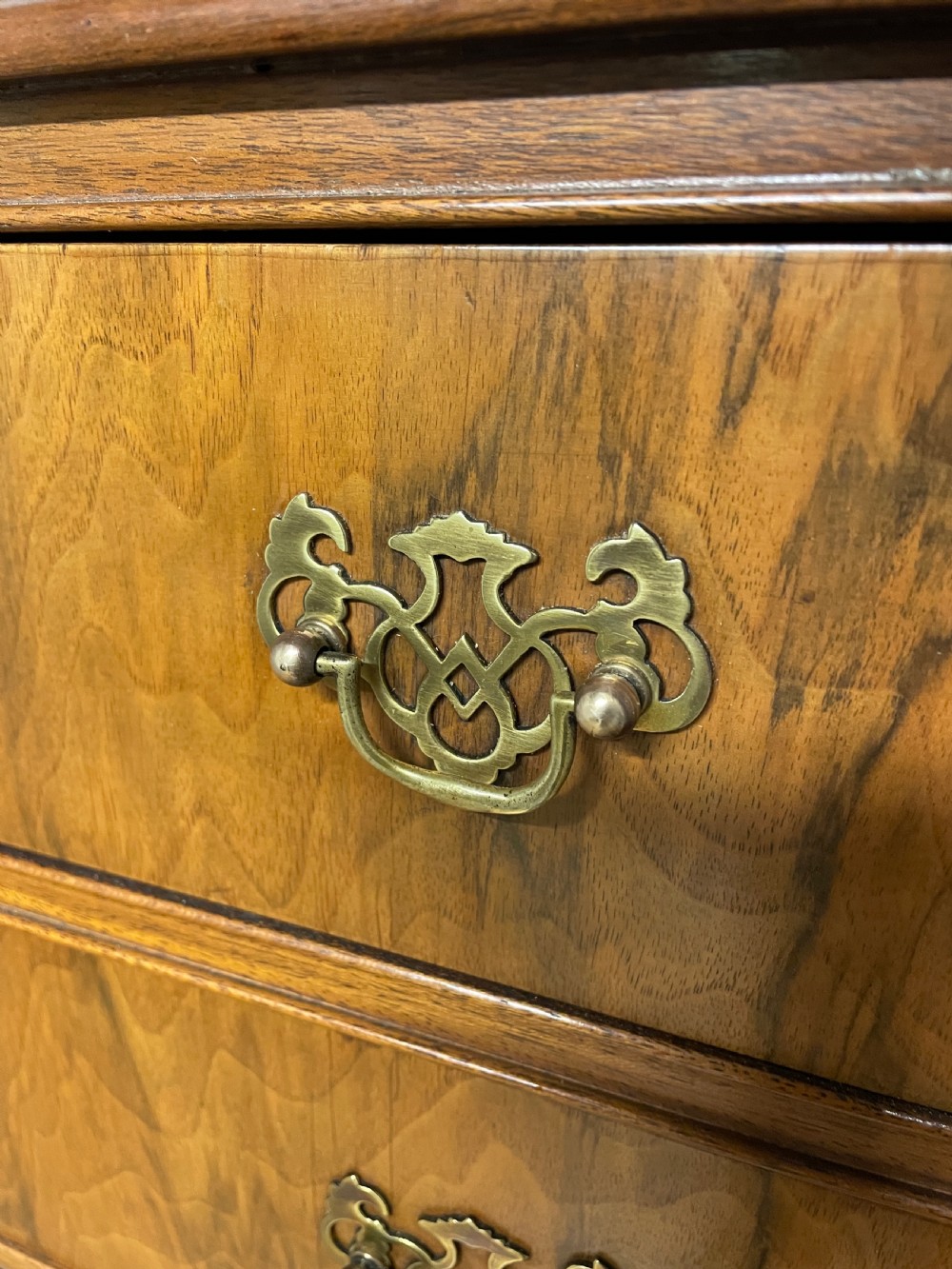Early C20th burr walnut chest on chest  View IV