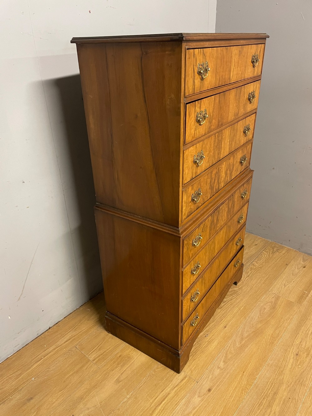 Early C20th burr walnut chest on chest  View IX