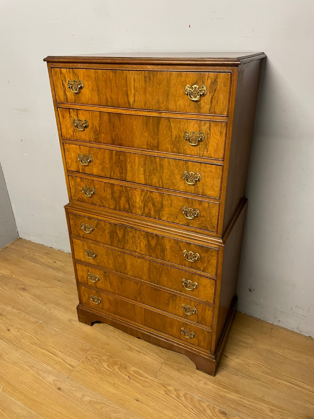 Early C20th burr walnut chest on chest  View X